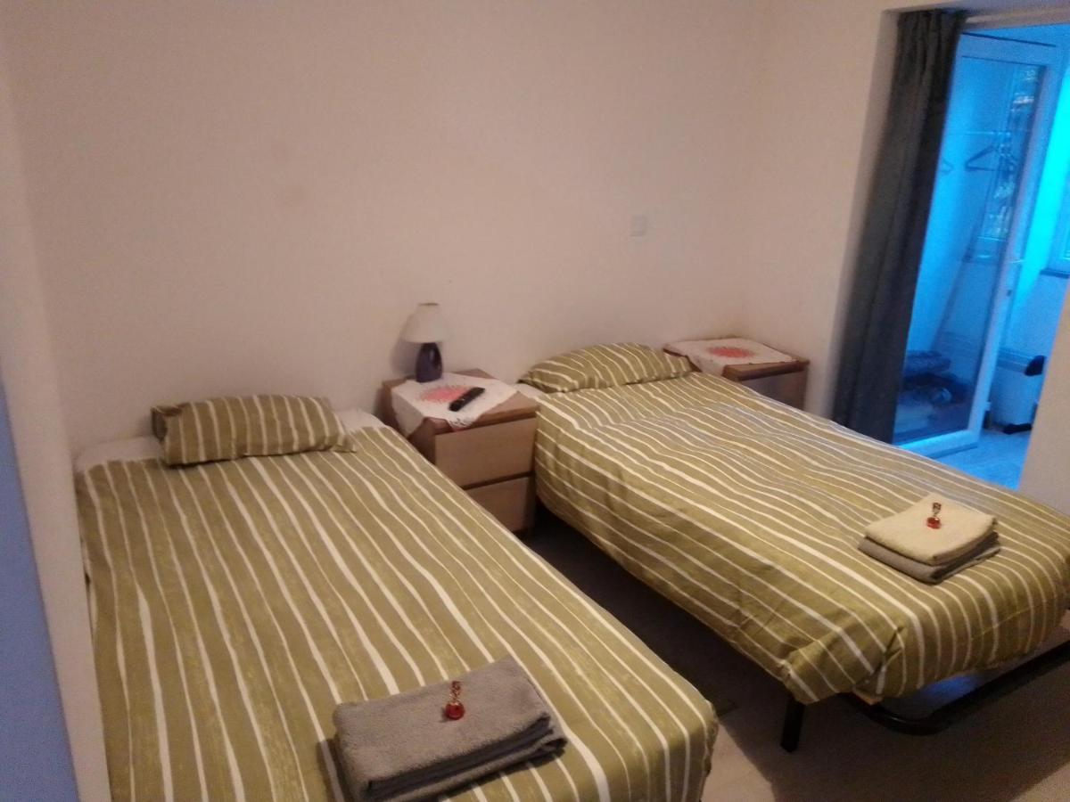Guesthouse Marialva Park Corroios Dış mekan fotoğraf